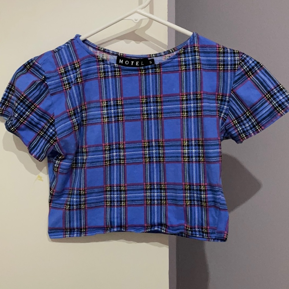 Super cute plaid printed crop top